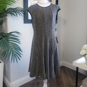 Cap-sleeve Black/Tan Dress